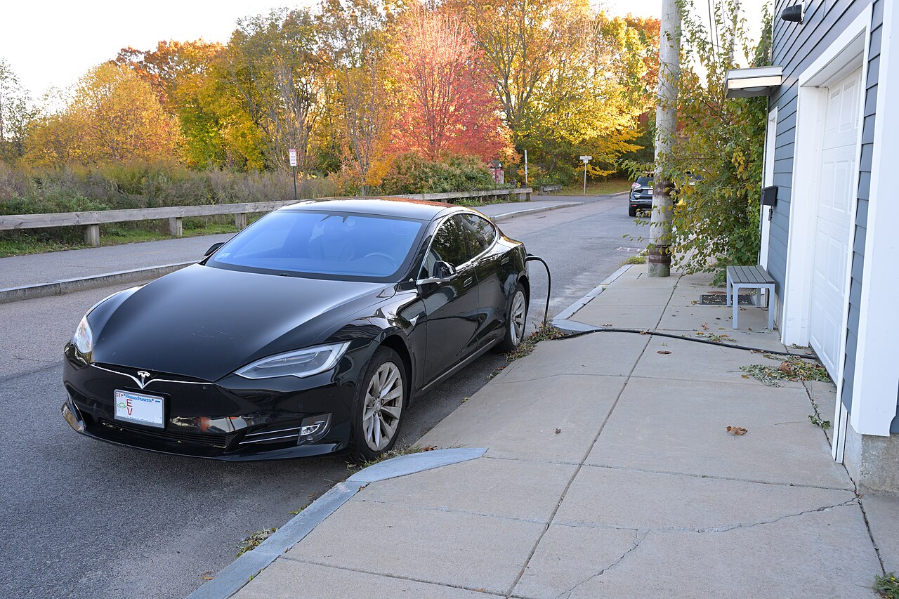 ev.energy Says the CEC Is Putting $11M Into ChargeWise California, Aiming to Grow Managed Charging From 9,000 to 79,000 Drivers