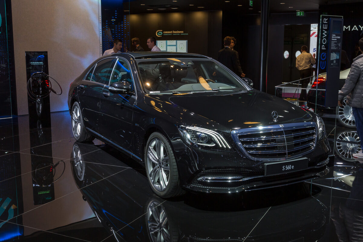 Mercedes-Benz Launches a V2G Home Package in Germany; Renault and EDF Plan a French Offer
