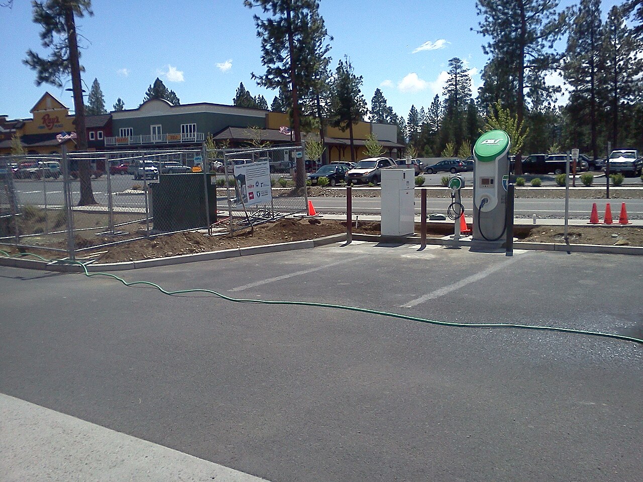 Oregon Opens NEVI Round 3: $15.9 Million for at Least 20 Fast-Charging Stations on 10 Highways