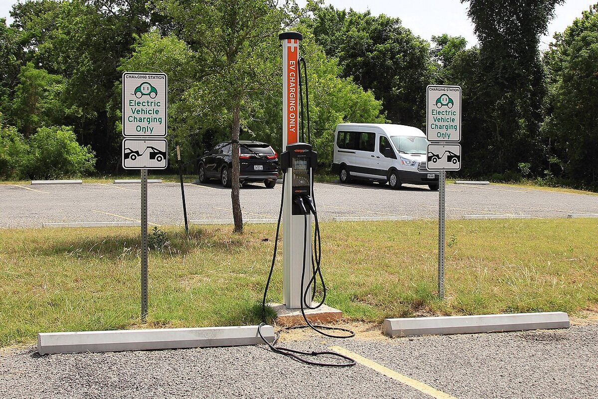 TxDOT Awards $226 Million in NEVI Phase II Funds for 321 Texas Charging Stations